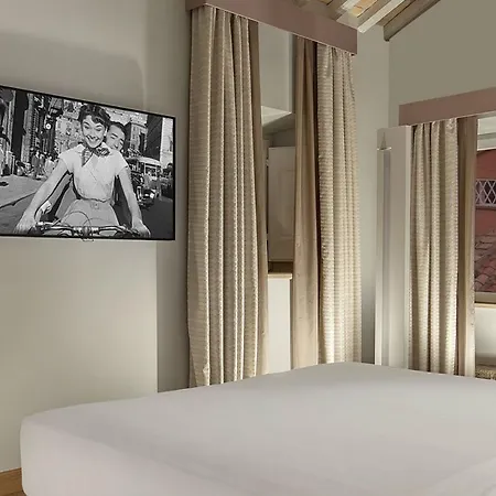 Apart Otel Palazzo Scanderbeg 4*