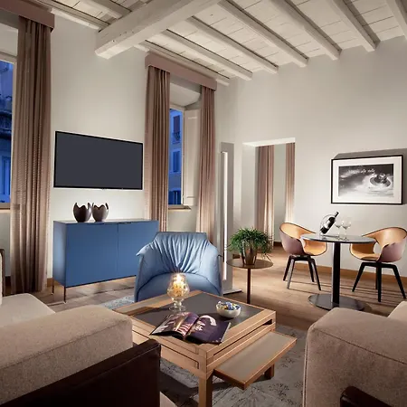 Aparthotel Palazzo Scanderbeg 4*