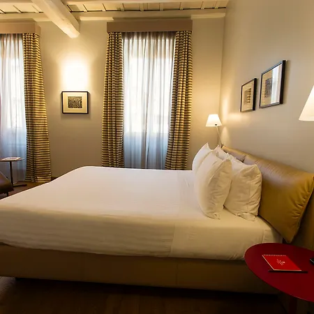 Palazzo Scanderbeg 4* Rome