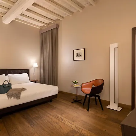 Palazzo Scanderbeg 4*