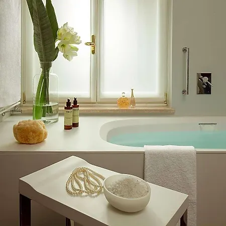 Palazzo Scanderbeg 4* Rom