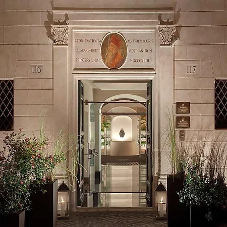 Palazzo Scanderbeg Aparthotel