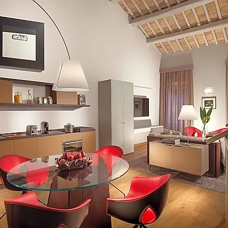 Palazzo Scanderbeg מלון דירות 4*