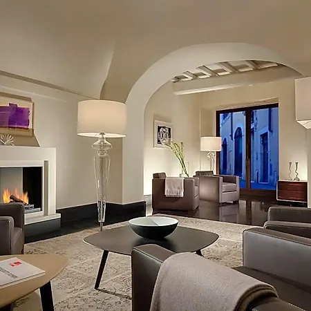 Palazzo Scanderbeg מלון דירות 4*