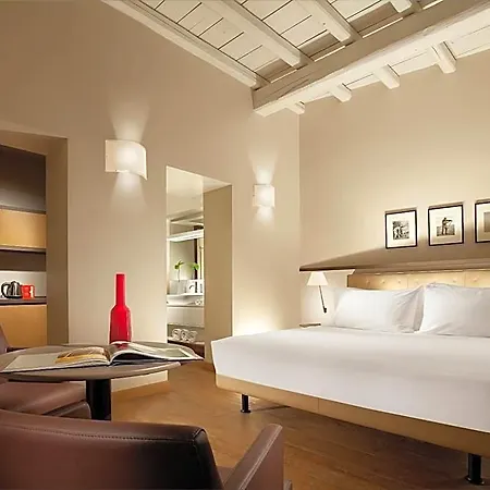 Palazzo Scanderbeg מלון דירות 4*