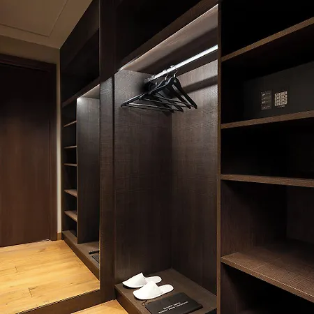 Palazzo Scanderbeg Aparthotel 4*