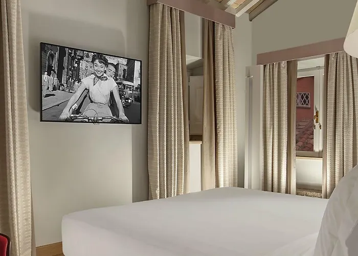 Apart Otel Palazzo Scanderbeg 4*