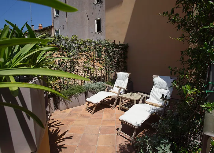 Palazzo Scanderbeg Lägenhetshotell 4*