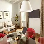 斯坎德培宫公寓