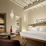 斯坎德培宫公寓